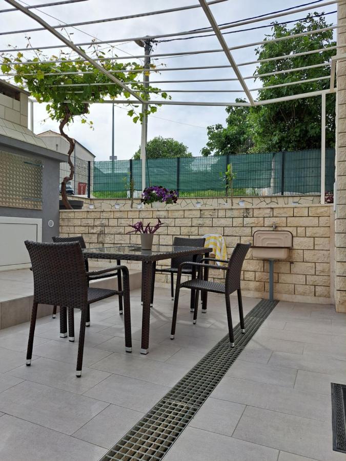Apartment Deni Solin Exterior foto